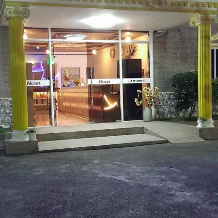 Airport Hotel Clark Clark Freeport Zone Exterior foto